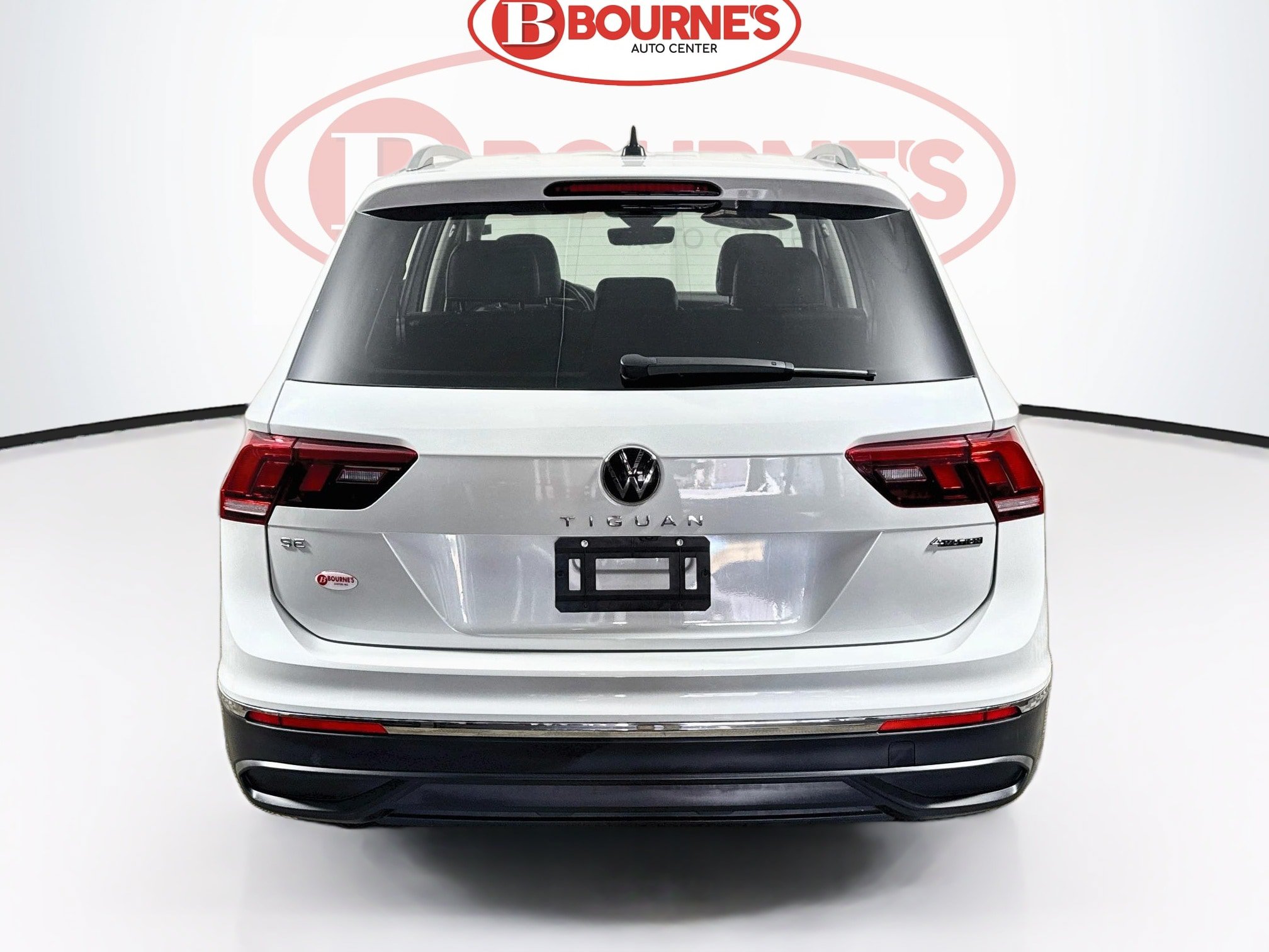 Used 2023 Volkswagen Tiguan SE AWD/4WD image 8