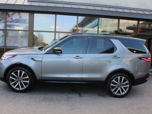 Certified 2025 Land Rover Discovery Dynamic SE image 10