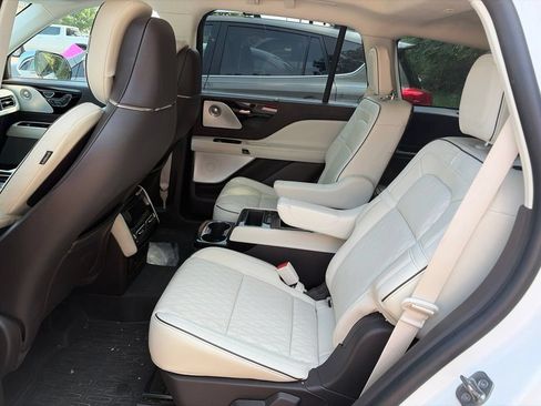 Used 2022 Lincoln Aviator Black Label w/ Dynamic Handling Package AWD/4WD image 6