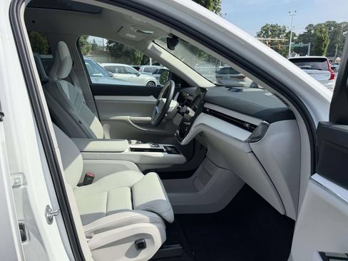 New 2025 Volvo EX90 Plus AWD/4WD image 10