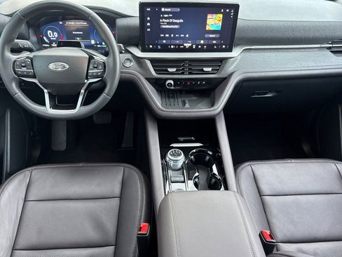 Used 2025 Ford Explorer Platinum w/ LUX Leather Package image 15