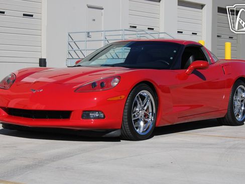 Used 2008 Chevrolet Corvette Coupe image 2