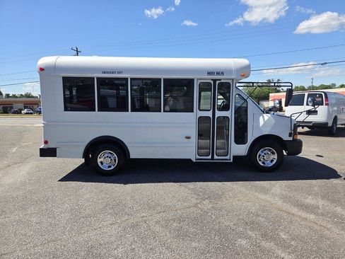 Used 2007 Chevrolet Express 3500 w/ School Bus Package RWD image 2