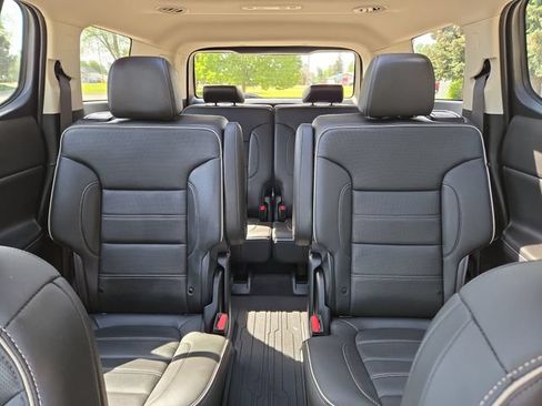 Used 2023 GMC Acadia Denali w/ Black Diamond Edition AWD/4WD image 30