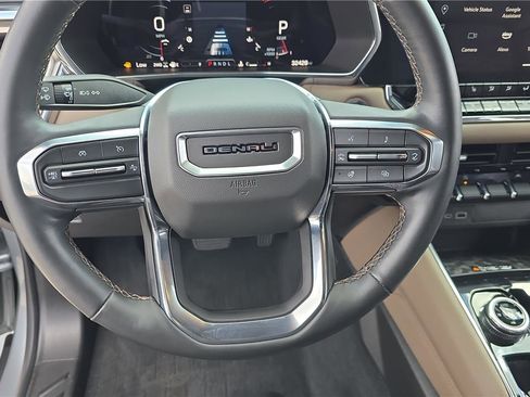 Used 2024 GMC Canyon Denali AWD/4WD image 25