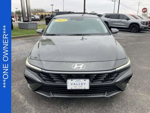 Used 2025 Hyundai Elantra SEL FWD image 9