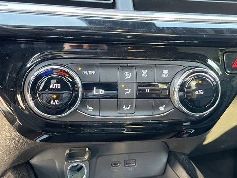 Used 2025 Chevrolet Trax RS w/ Driver Confidence Package image 22