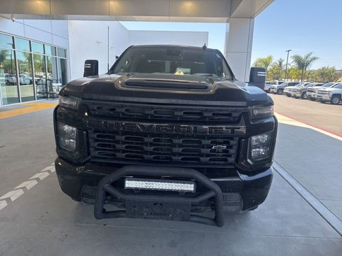 Used 2021 Chevrolet Silverado 2500 Custom w/ Custom Value Package image 4