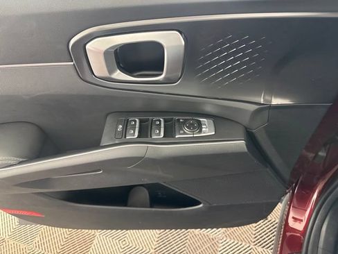 Certified 2025 Kia Sorento EX w/ Panoramic Sunroof Package FWD image 20