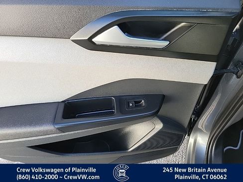 Certified 2022 Volkswagen Taos SE w/ Panoramic Sunroof Package image 47