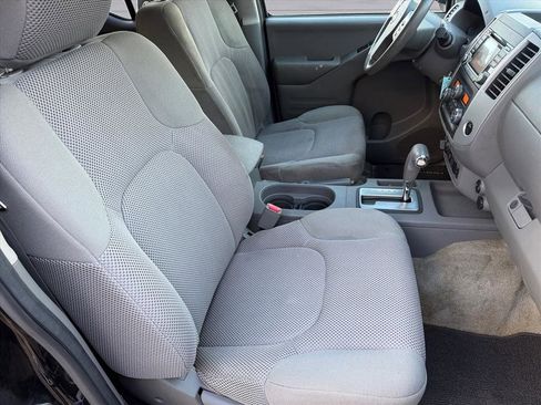 Used 2017 Nissan Frontier SV w/ SV Value Truck Package image 18