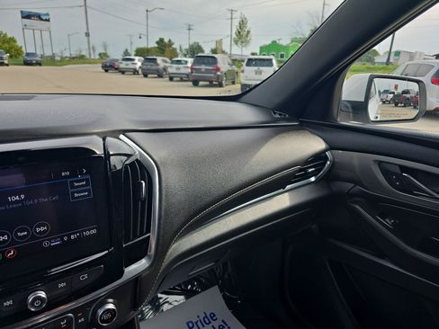 Used 2023 Chevrolet Traverse LT FWD image 38
