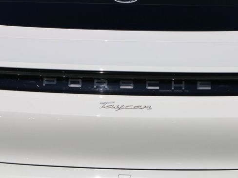 Used 2021 Porsche Taycan RWD image 5