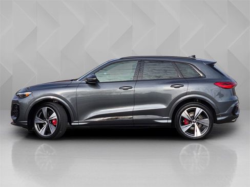 New 2025 Audi SQ5 Premium Plus image 3