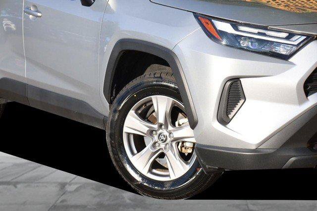 Used 2025 Toyota RAV4 XLE AWD/4WD image 3