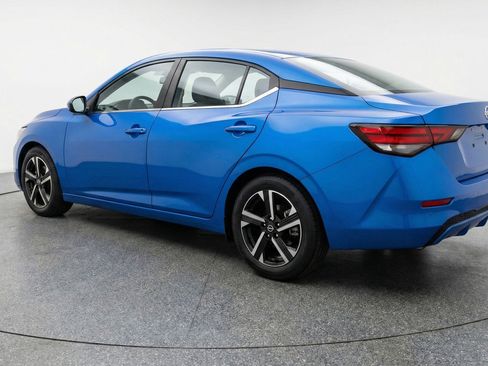 Used 2025 Nissan Sentra SV FWD image 5