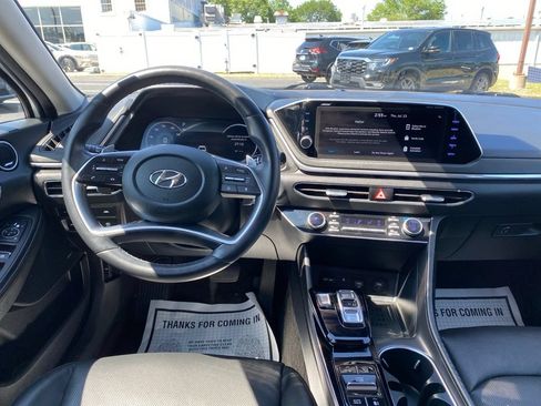 Certified 2023 Hyundai Sonata Limited w/ Preferred Accessory Package FWD image 10