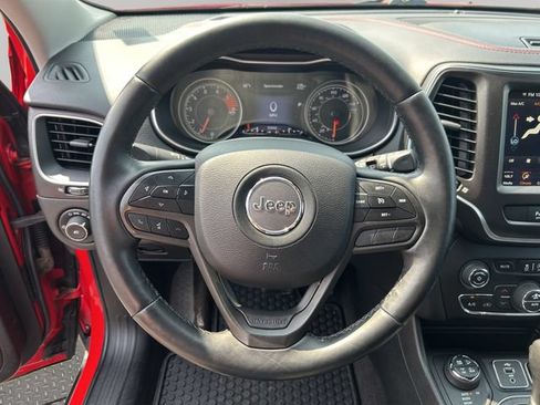 Used 2019 Jeep Cherokee Trailhawk w/ Comfort & Convenience Group AWD/4WD image 15