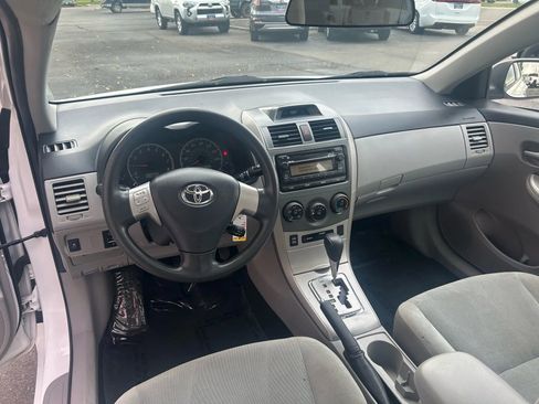Used 2012 Toyota Corolla LE image 4