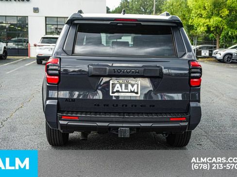 Used 2025 Toyota 4Runner SR5 AWD/4WD image 10
