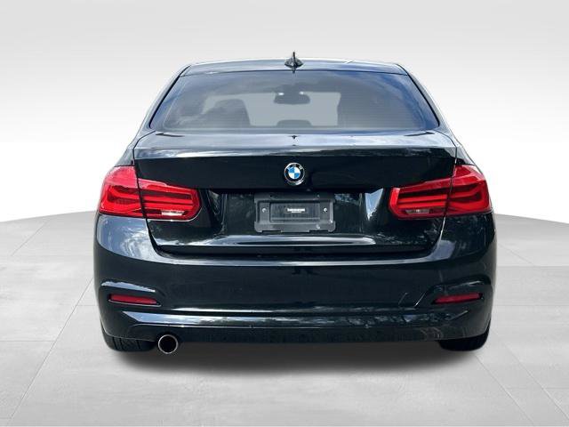 Used 2018 BMW 320i xDrive Sedan AWD/4WD image 5