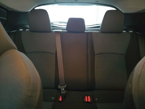 Used 2022 Toyota C-HR XLE image 35