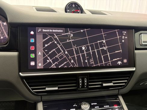 Used 2022 Porsche Cayenne Platinum Edition AWD/4WD image 27
