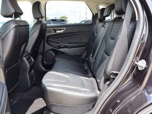 Used 2024 Ford Edge Titanium image 11