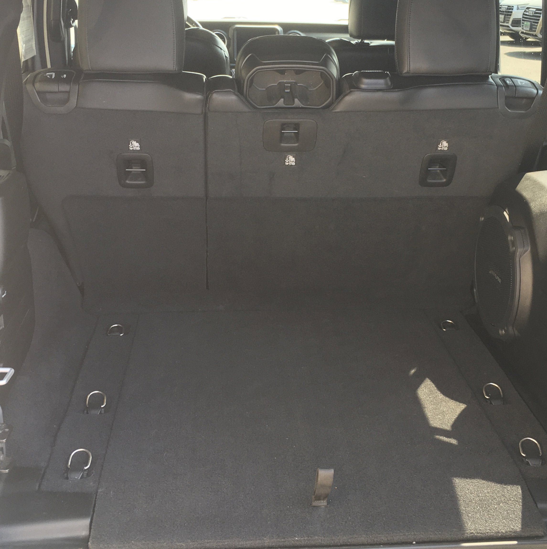 Used 2021 Jeep Wrangler Unlimited Sahara AWD/4WD image 5