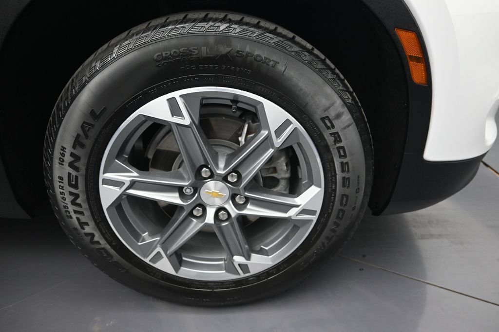 Used 2023 Chevrolet Blazer LT FWD image 9