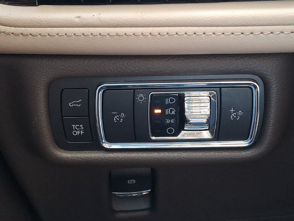 Certified 2021 Lincoln Nautilus AWD image 25
