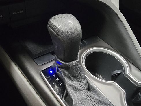 Used 2022 Toyota Camry LE image 27