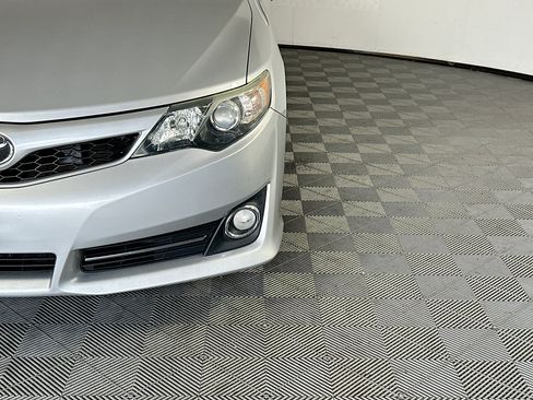 Used 2013 Toyota Camry SE FWD image 9
