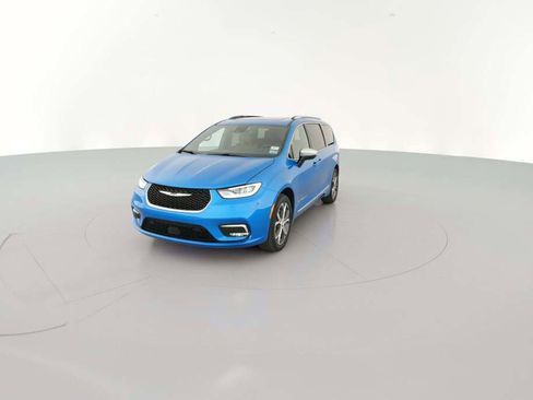 New 2026 Chrysler Pacifica Pinnacle w/ Trailer Tow Group image 3