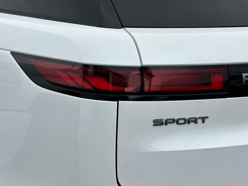 Used 2024 Land Rover Range Rover Sport SE image 26