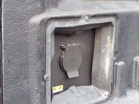 Used 2022 Ford F150 Lariat w/ Equipment Group 502A High image 19