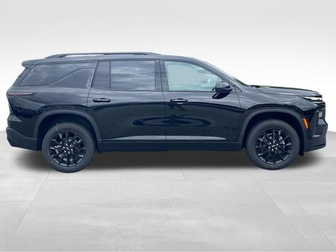 New 2026 Chevrolet Traverse LT w/ Midnight/Sport Edition image 2