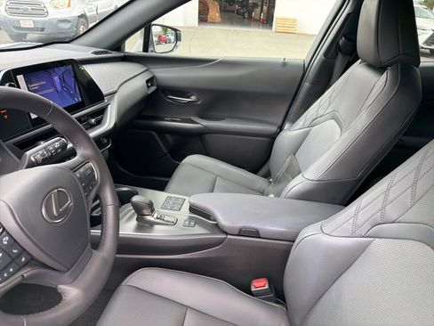Used 2025 Lexus UX 300h FWD w/ Accessory Package (Z2) image 6