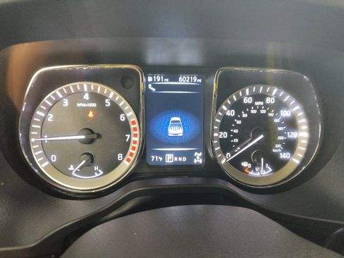 Used 2018 Nissan Titan SV w/ SV Convenience Package AWD/4WD image 23