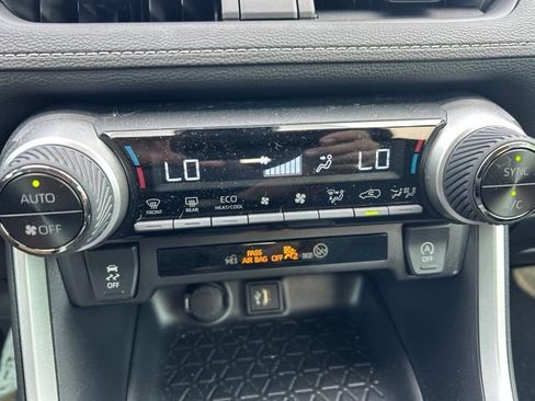 Used 2025 Toyota RAV4 XLE w/ Convenience Package FWD image 19