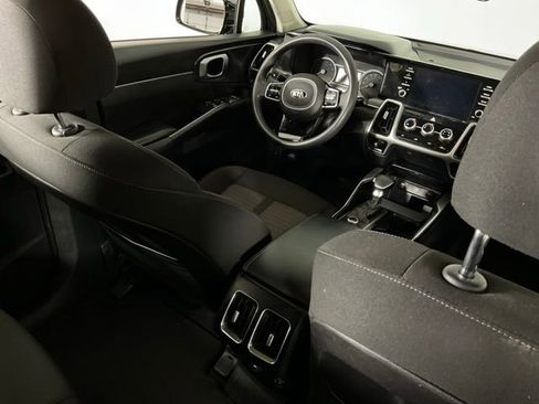 Used 2021 Kia Sorento LX image 30