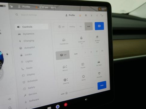 Used 2024 Tesla Model Y Long Range AWD/4WD image 30
