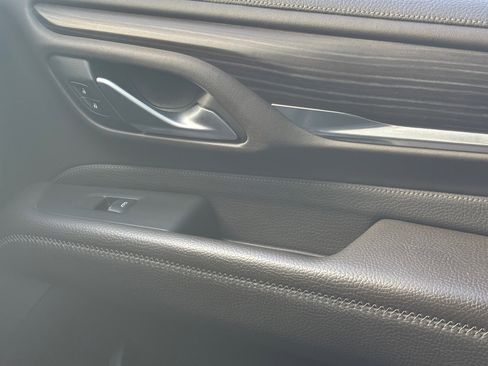 Used 2022 GMC Yukon XL Denali image 30