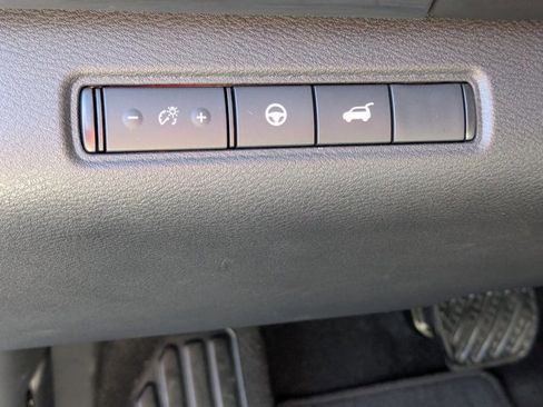 Certified 2024 Nissan Pathfinder SL image 15