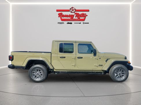 New 2026 Jeep Gladiator Sport AWD/4WD image 6