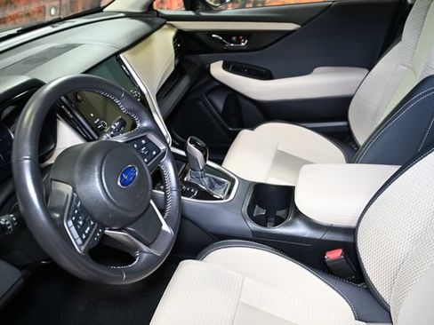 Used 2025 Subaru Outback Premium AWD/4WD image 25