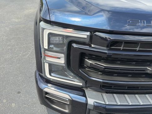 Used 2022 Ford F350 Lariat w/ Black Appearance Package AWD/4WD image 29