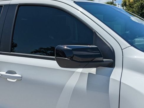 Certified 2025 GMC Canyon AT4 w/ AT4 Premium Package AWD/4WD image 12