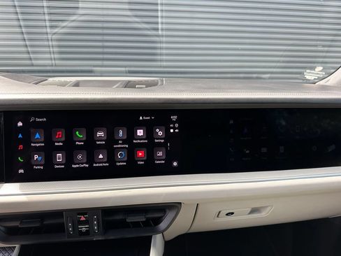 Certified 2024 Porsche Cayenne AWD/4WD image 35
