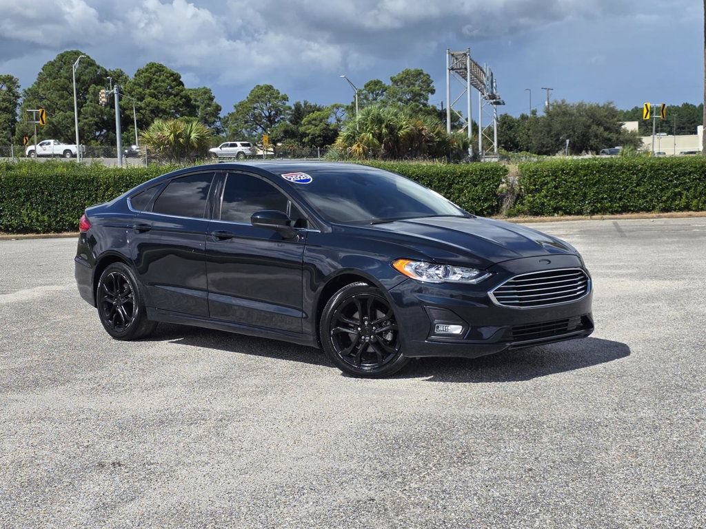 Used 2020 Ford Fusion SE w/ Equipment Group 151A FWD image 1